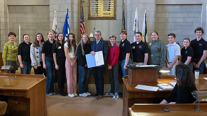 4-H youth with Governor Jim Pillen